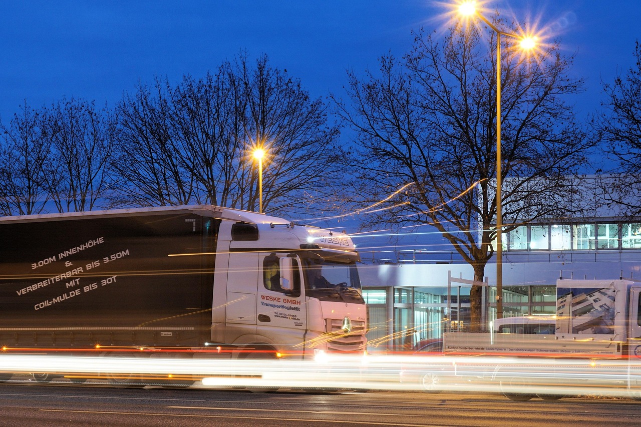 truck, transport, vehicle, vice, traffic, commercial vehicle, automobile, night, light, road, logistics, truck, truck, truck, logistics, logistics, logistics, logistics, logistics